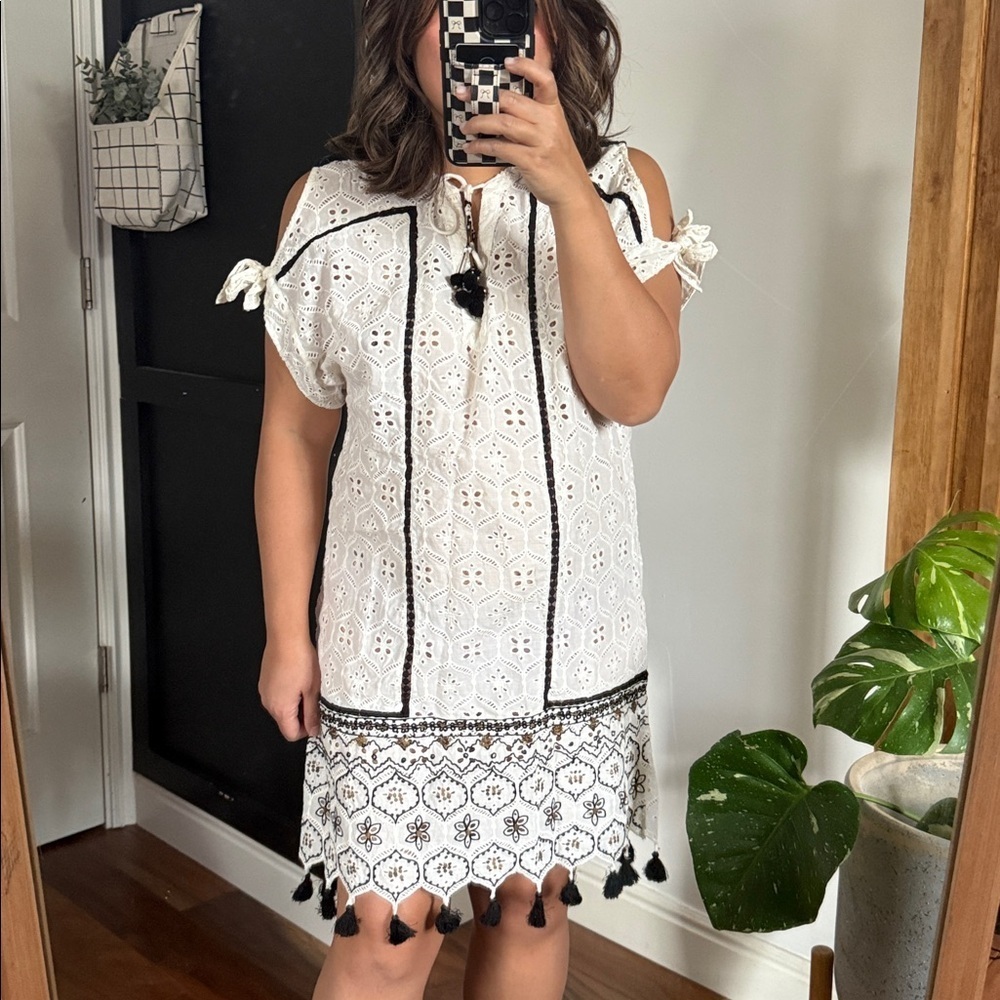 Hemant & Nandita Aditya Embroidered Tunic Dress. Size XS